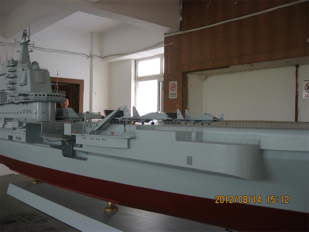 广安辽宁舰模型